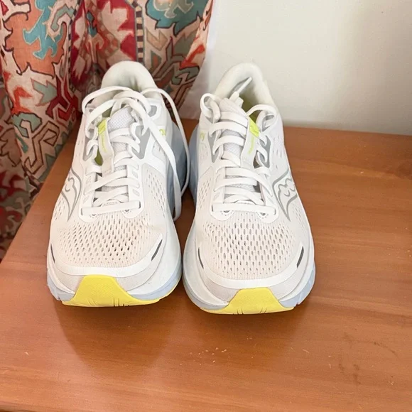 Saucony Women's White and Yellow Running Shoes - Picture 2 of 4